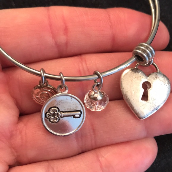 💜Charm bangle bracelet💜 - Picture 5 of 7